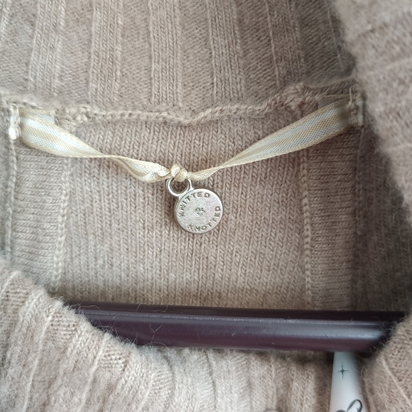 Embroidered Floral Turtleneck - Picture 6 of 7